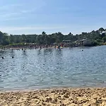مكان تخييم Les Pieds Dans L'eau, Le Coeur En