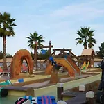 Campsite Les Pieds Dans L'eau, Le Coeur En *