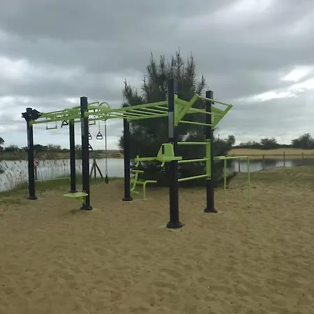 Les Pieds Dans L'eau, Le Coeur En Camping Lège-Cap-Ferret