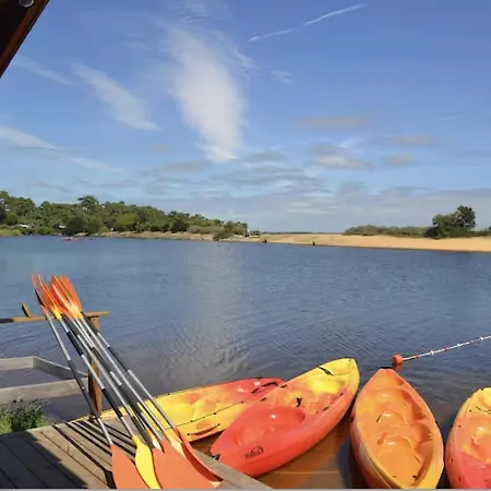 Campingplads Les Pieds Dans L'eau, Le Coeur En *