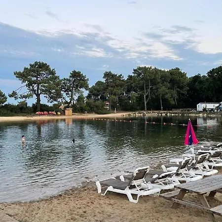Campingplads Les Pieds Dans L'eau, Le Coeur En *