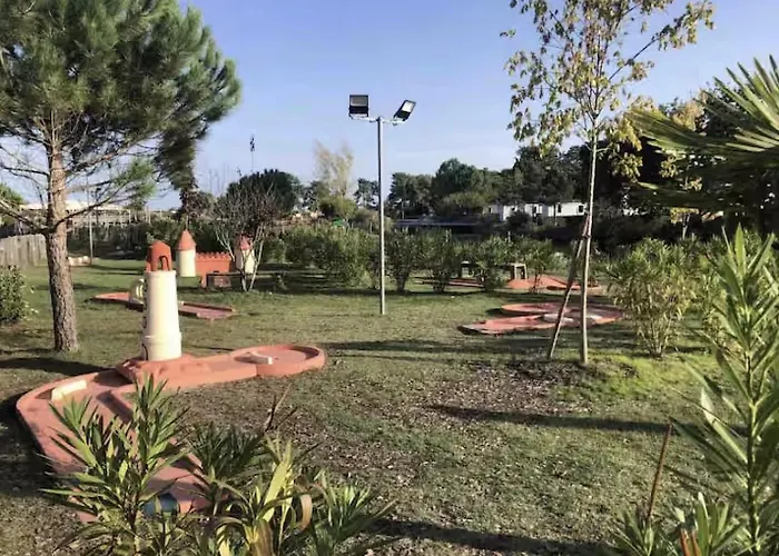 Les Pieds Dans L'eau, Le Coeur En *