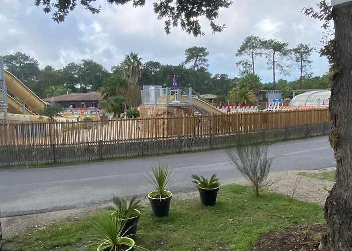 Campingplads Les Pieds Dans L'eau, Le Coeur En Lège-Cap-Ferret