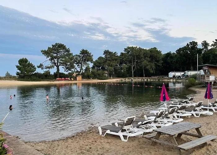 Campingplads Les Pieds Dans L'eau, Le Coeur En *